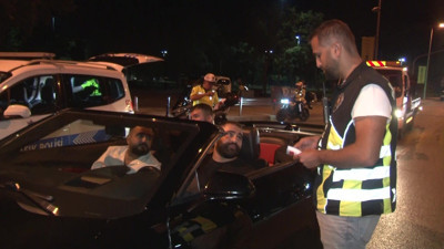 Kadıköy'de abart egzoz ve hız denetimi. Ceza yağdı