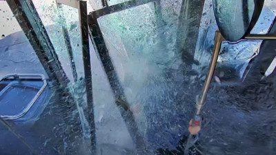 Elazığ'da 3 kişinin yaralandığı korkunç kazanın görüntüleri ortaya çıktı