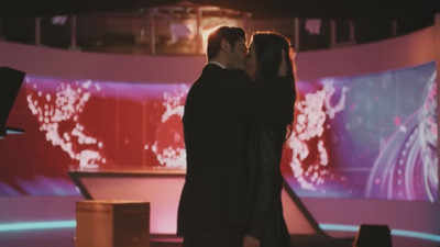 Hande Erçel ile Burak Deniz'in yeni dizisinde olay sahne. Yorum yağdı