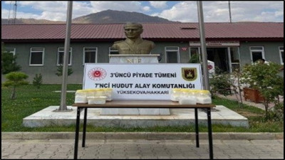 Hakkari hudut hattında 9 bin 888 gram metamfetamin ele geçirdi