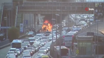 E5’te minibüs yandı. Trafik durma noktasına geldi