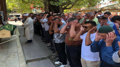 İznik Gölü'nde boğulan 8 yaşındaki çocuk son yolculuğuna uğurlandı