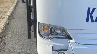 Topun peşinden giden çocuk yolcu otobüsünün altında kaldı