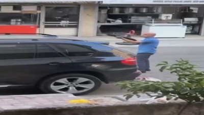 Silahlı çatışmadan çıkan mermi dükkanın önünde duran spotçuyu kalbinden vurdu