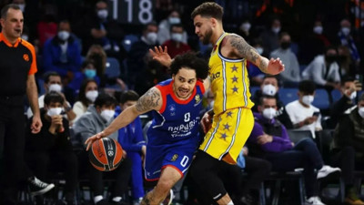 Shane Larkin ve Scottie Wilbekin 'devşirme oyuncu' statüsünü kaybettiler. Artık Milli Takım'da oynayamayacaklar