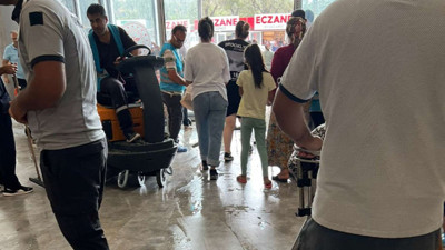 Defne Devlet Hastanesi'ni bir kez daha su bastı. Açılışını Erdoğan yapmıştı