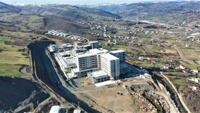 Sağlık Bakanlığı harcadığı her 4 liranın 1 lirasını doğrudan şehir hastanelerine aktarıyor