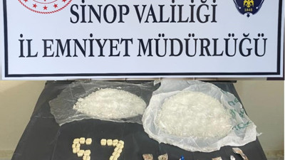 Şüpheli otomobilden uyuşturucu çıktı: 3 gözaltı