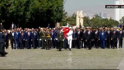 Erdoğan ve devlet erkanı Anıtkabir'de