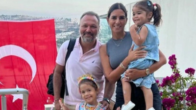 Sunal Ailesi'nden 30 Ağustos Zafer Bayramı pozu