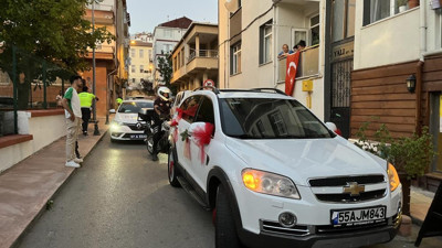 'Dur' ihtarına uymayan gelin arabasının sürücüsü aracı bırakıp kaçtı