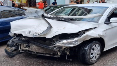 4 araç birbirine girdi: 3 yaralı