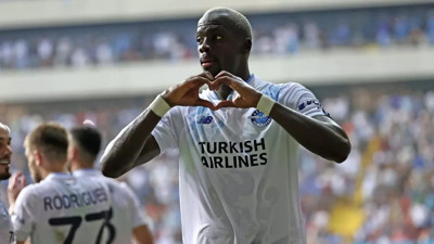 Adana Demirsporlu Ndiaye taraftarla sosyal medyada kavga etti