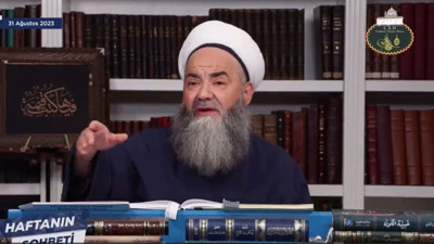 Cübbeli Ahmet AKP'ye veryansın etti. Putin bile yasakladı