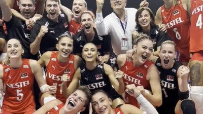 Sen mutluluğun resmini çizebilir misin Abidin? Atatürk'ün kızları çizdi bile