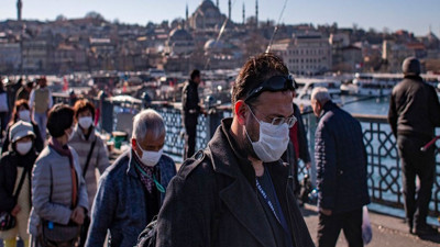 Eyvah! Korona hortladı maskeli günler başlıyor. Mehmet Ceyhan "Türkiye'ye girmemesi mümkün değil"