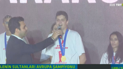 Ebrar Karakurt sahneye hangi şarkı ile çıktı. Kutlamalara binlerce vatandaş katıldı