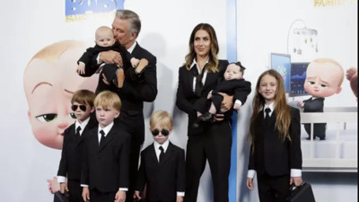 Alec Baldwin 7 kişilik çetesi ile New York sokaklarına indi