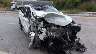 Akaryakıt tankeri ile otomobil çarpıştı: 1 ölü, 1 ağır yaralı