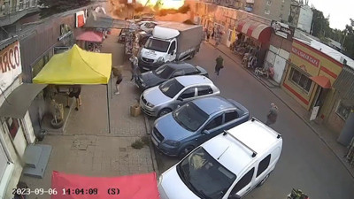 Rus ordusu Ukrayna’da pazar yerindeki sivilleri böyle vurdu: 16 kişi hayatını kaybetti