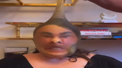 Esra Dermancıoğlu yüzünü çorapla gerdirip dalga geçti. Seda Sayan'dan yanıt geldi