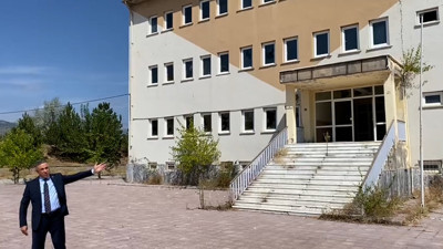 Şehidin ismi verilen okul çürümeye terk edildi