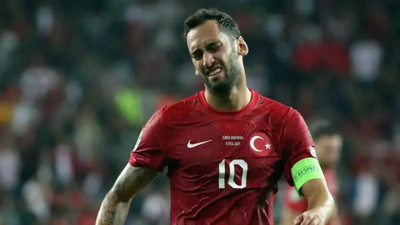 Hakan Çalhanoğlu isyan etti. Kime 'Öfkeliyim' dedi