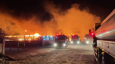 Manisa'da geri dönüşüm fabrikasında yangın