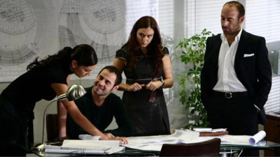 Binbir Gece dizisinin iki yıldızı Bergüzar Korel ve Ceyda Düvenci 14 yıl sonra bir araya geldi