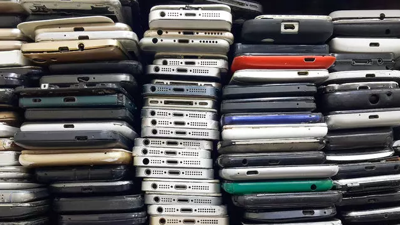 Eski teknolojik aletler altın madeni çıktı. Devre kartlarındaki hazineyi duyanlar artık bozulmuş cihazları çöpe atamayacak