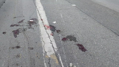 Kontrolden çıkan motosiklet bariyerlere çarptı