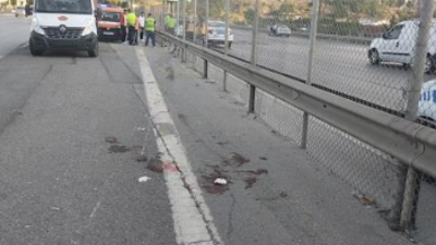 Motosikletli kontrolü kaybedip bariyerlere çarptı: 1 ağır yaralı