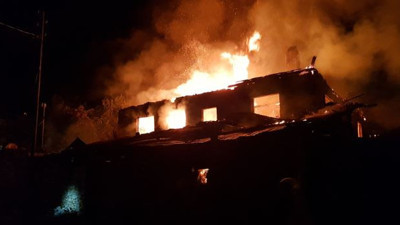 İki katlı ev alev alev yandı (12 Eylül 2023)