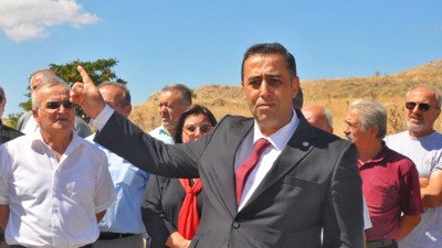 AKP'li başkan red oyu veren AKP'li Meclis üyesini görevden aldı