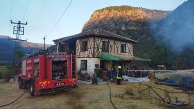 Ahmet Kural'ın başrolünde olduğu 'Efsane' filminin setinde yangın paniği