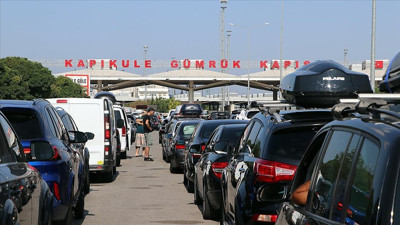 Gurbetçiler uçak biletlerini pahalı buldu geriye arabayla döndü