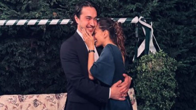 Set aşıkları evlilik için ilk adımı attı. Rolleri gerçek oluyor