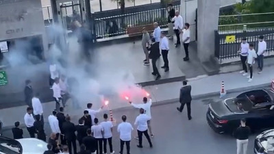 Düğün konvoyundaki araçlar drift atıp yol kapattı