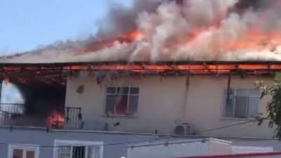 Ocakta unutulan yağ çatıyı yaktı