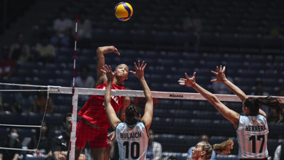 Voleybolcu kızlarımız Arjantin'i de darmadağın etti. Filenin Sultanları yeniyor Yunan kazansın diyenler çatlıyor