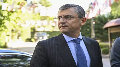 Özgür Özel’in kendisine bakanlık teklif ettiğini açıkladı. Eski AKP’li isim CHP listelerinden meclise girmişti