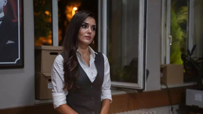 Hande Erçel'in hangi eğitimleri aldığı ortaya çıktı. Oyunculuğu yerden yere vurulmuştu