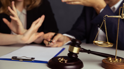 CEO’ya 50 milyonluk boşanma davası. Cinsel içerikli aşk mektuplarını bulan eşi mahkemeye koştu