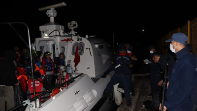 Çanakkale açıklarında 43 kaçak göçmen yakalandı