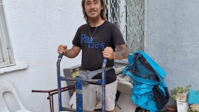 Hurdacı genç bulduğu para dolu çantayı sahibine teslim etti