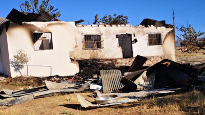 Evlerinde çıkan yangında hayatını kaybettiler