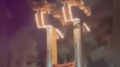 Lunaparkta yarım saat asılı kaldılar. Korkunç dakikalar