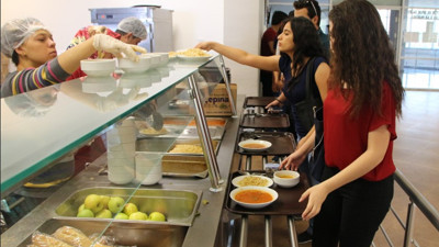 KYK bursu bin 250 TL üç öğün yemek bin 275 TL. Öğrenciler ne yapsın