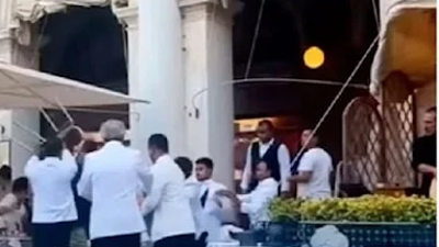 Lüks restoranda garsonlar müşterileri dövdü