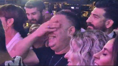 Cem Yılmaz Özkan Uğur'un adını duyunca gözyaşlarını tutamadı